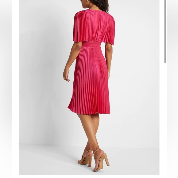 NWT Express Pleated V-Neck Midi Dress in Energy Pink - Picture 3 of 8